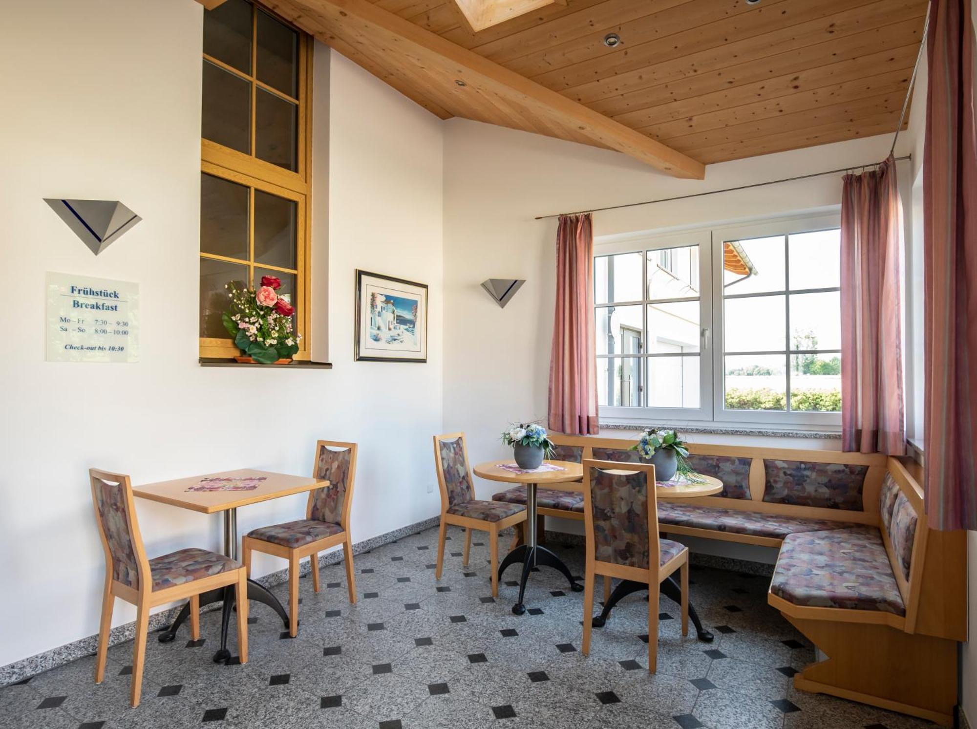 Pension Demmel, Bed & Breakfast Bruckmuhl Exterior photo