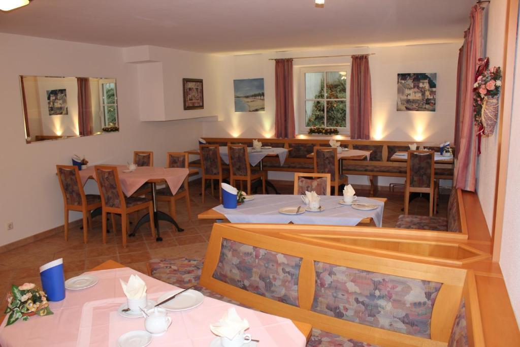 Pension Demmel, Bed & Breakfast Bruckmuhl Exterior photo